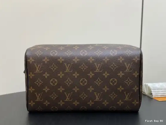First bag ru Speedy Dark Louis Vuitton 30 Soft 0507